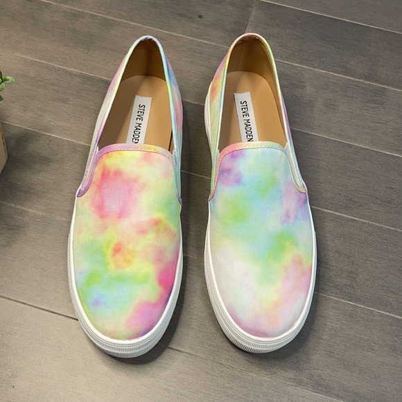 Steve Madden Toshe Tie Dye Slip On Sneaker - Picture 2 of 7